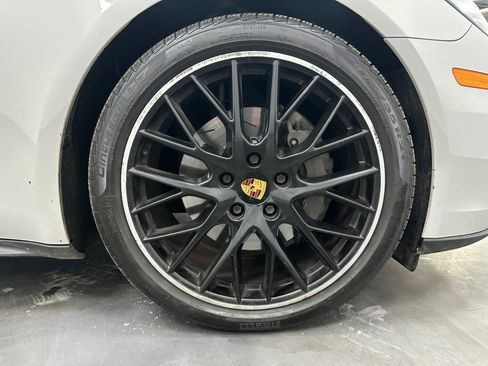 Used 2018 Porsche Panamera 4S image 79