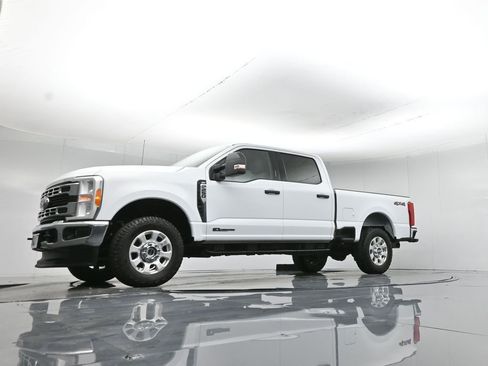 Certified 2023 Ford F250 XLT w/ F-250 >10K GVWR Package image 50