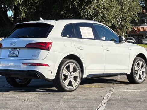 Certified 2025 Audi Q5 2.0T Premium w/ Convenience Plus Package image 4