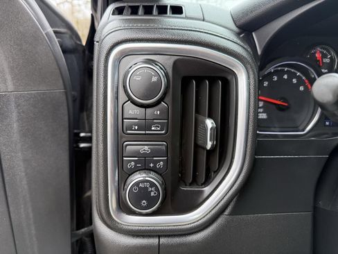 Used 2019 Chevrolet Silverado 1500 LT w/ All-Star Edition image 38