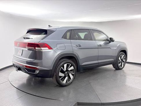 Used 2024 Volkswagen Atlas Cross Sport SE FWD image 7