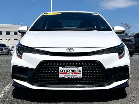 Used 2022 Toyota Corolla SE image 3