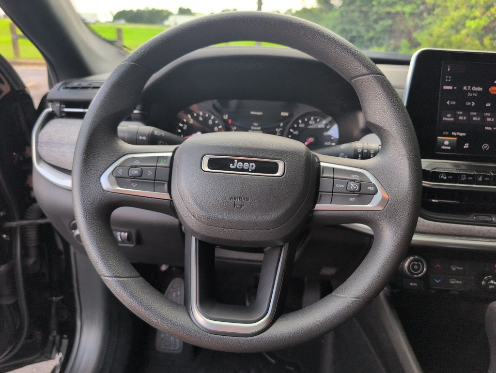Used 2025 Jeep Compass Sport AWD/4WD image 27