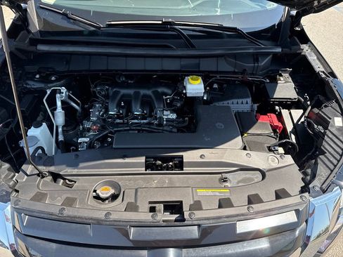 Used 2025 Nissan Pathfinder SV FWD image 11