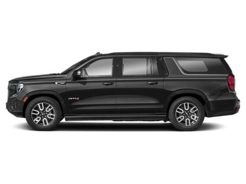 Used 2023 GMC Yukon XL AT4 w/ Technology Package AWD/4WD image 3