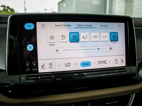 New 2026 Volkswagen Atlas Cross Sport SE image 39