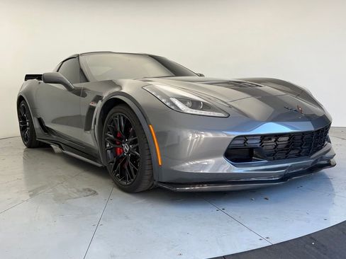 Used 2015 Chevrolet Corvette Z06 w/ 3LZ Preferred Equipment Group RWD image 2