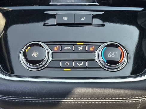 Used 2019 Lincoln Navigator L Reserve AWD/4WD image 18
