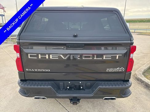 Used 2021 Chevrolet Silverado 1500 High Country w/ Technology Package image 9