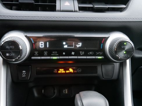 Used 2025 Toyota RAV4 LE image 20