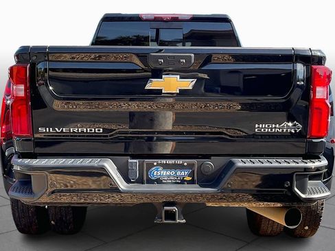 Used 2024 Chevrolet Silverado 3500 High Country w/ High Country Premium Package image 4