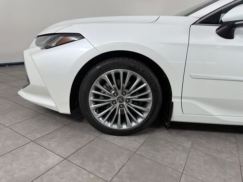 Used 2022 Toyota Avalon Limited w/ Advanced Safety Package FWD image 12