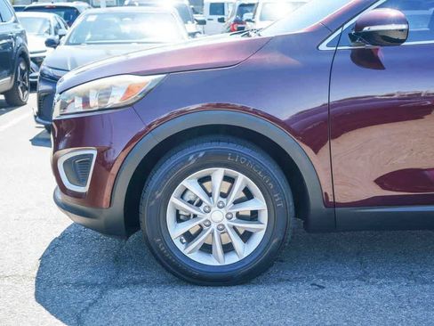 Used 2017 Kia Sorento FWD w/ LX Convenience Package image 3