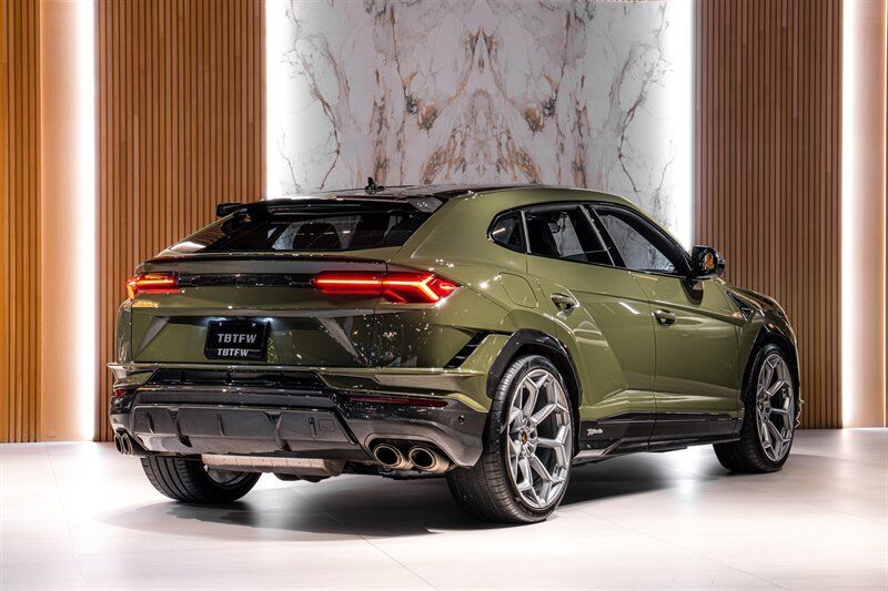 Used 2023 Lamborghini Urus Performante AWD/4WD image 3