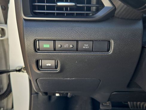 Used 2024 Nissan Sentra S FWD image 19