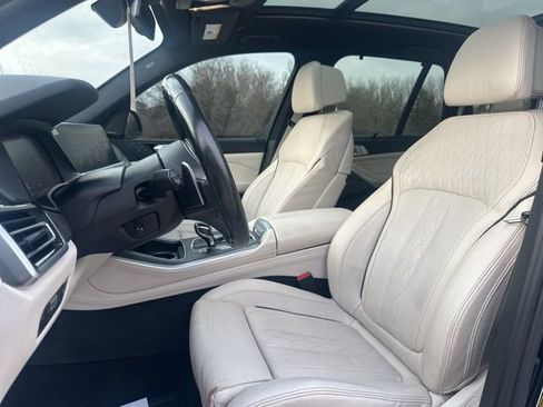 Used 2019 BMW X5 xDrive50i w/ M Sport Package image 14