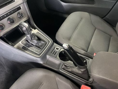 Used 2016 Volkswagen Golf S FWD image 31