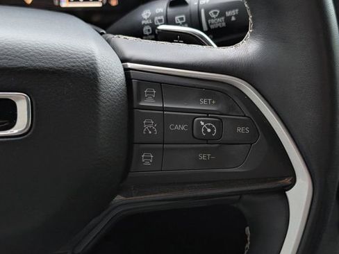 Used 2021 Jeep Grand Cherokee L Laredo image 17