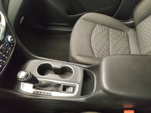 Used 2019 Chevrolet Equinox LT w/ Driver Convenience Package FWD image 26