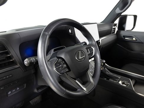 Used 2024 Lexus GX 550 image 18