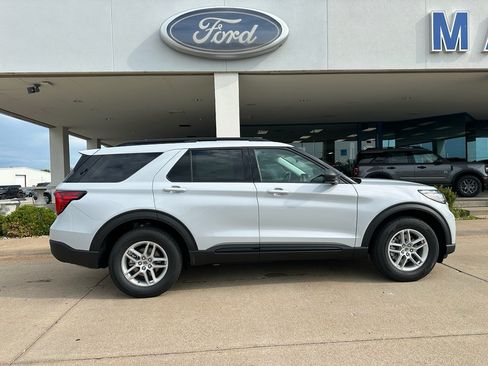 New 2026 Ford Explorer Active AWD/4WD image 7