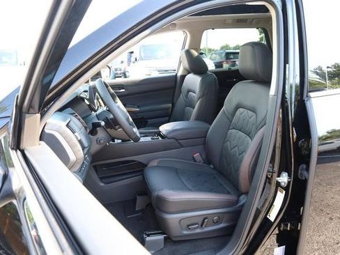 New 2026 Nissan Pathfinder Platinum w/ Accent Package AWD/4WD image 10
