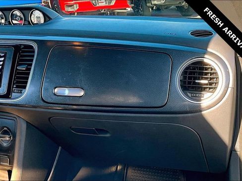 Used 2013 Volkswagen Beetle 2.0T image 23