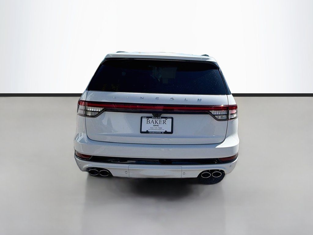 Used 2025 Lincoln Aviator Reserve w/ Luxury Package RWD image 6