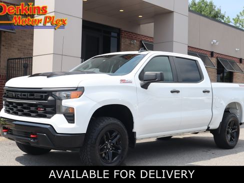 Used 2022 Chevrolet Silverado 1500 Custom Trail Boss AWD/4WD image 1