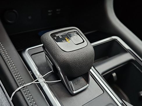 New 2026 Nissan Pathfinder Platinum AWD/4WD image 13