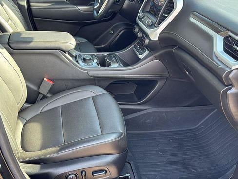 Certified 2023 GMC Acadia SLT w/ Technology Package FWD image 22