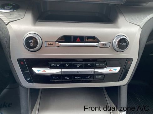 Used 2021 Ford Explorer XLT w/ Equipment Group 202A image 19