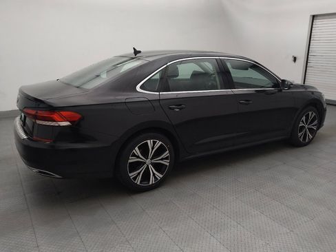 Used 2022 Volkswagen Passat 2.0T SE FWD image 10