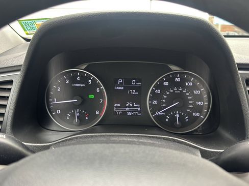 Used 2018 Hyundai Elantra SE FWD image 23