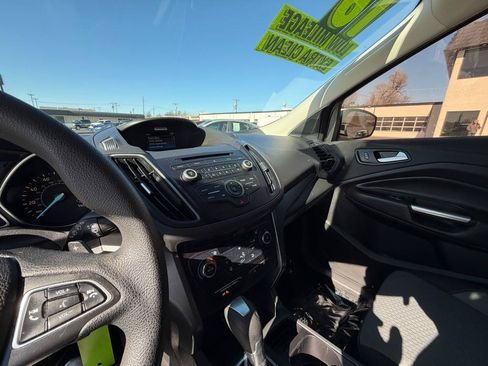 Used 2017 Ford Escape SE FWD image 38