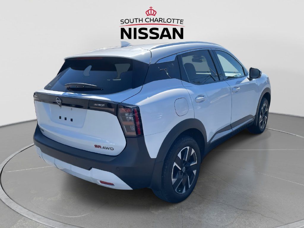 Used 2025 Nissan Kicks SR AWD/4WD image 6
