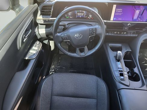 Used 2023 Toyota Crown AWD/4WD image 13