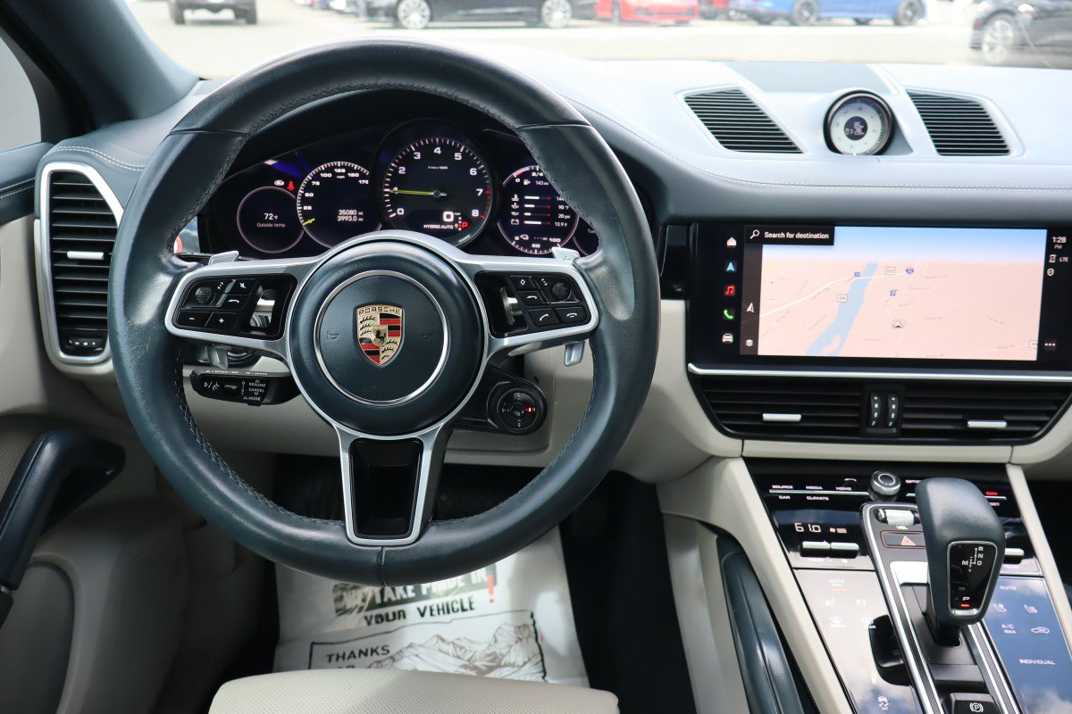 Used 2023 Porsche Cayenne Platinum Edition AWD/4WD image 14