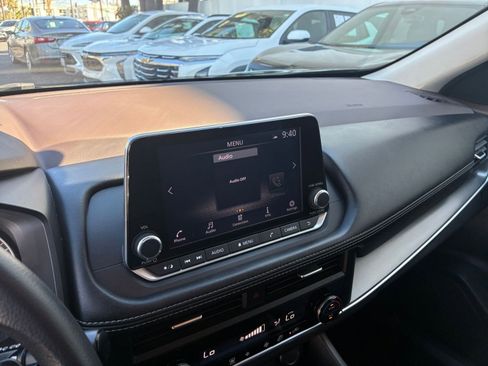 Used 2023 Nissan Rogue SV image 20