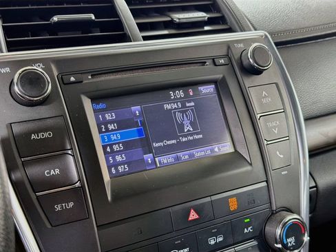 Used 2017 Toyota Camry LE FWD image 15