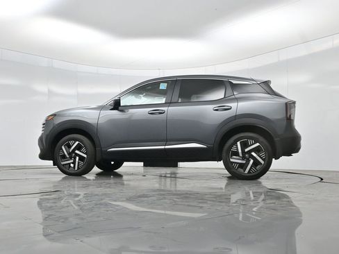 Used 2025 Nissan Kicks SV FWD image 6