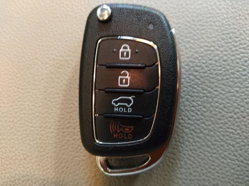 Used 2018 Hyundai Tucson SE image 32