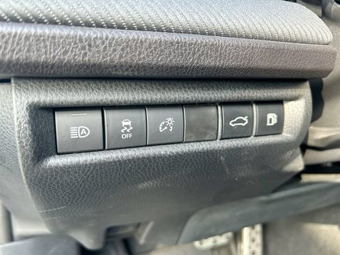 Certified 2025 Toyota Camry SE FWD image 14