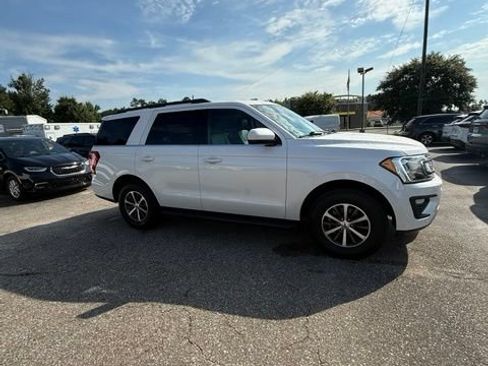Used 2018 Ford Expedition XLT RWD image 9