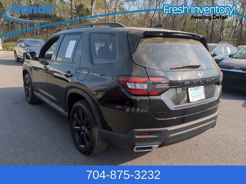 Used 2025 Honda Pilot Black Edition image 5