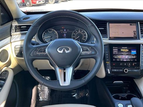 Used 2021 INFINITI QX50 Essential image 8