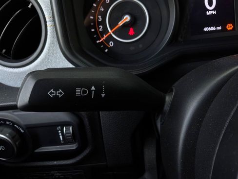 Used 2025 Jeep Wrangler Unlimited Sport AWD/4WD image 32