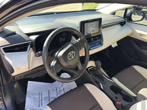 Used 2026 Toyota Corolla LE FWD image 15