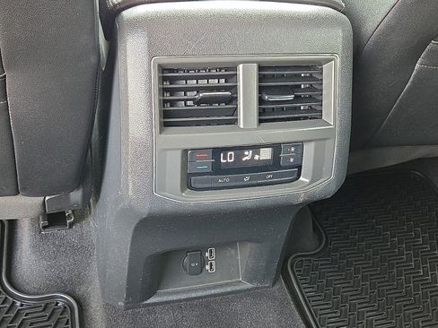 Used 2019 Volkswagen Atlas SE FWD image 12