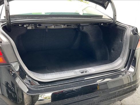 Used 2025 Nissan Altima 2.5 SV FWD image 18
